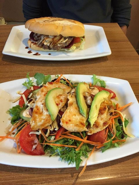 La Piazetta Cafe - Restaurant Guide 0