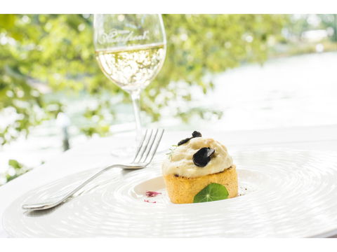Noosa Waterfront Restaurant - Restaurant Guide 2