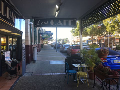 Lou's Cafe Restaurant - Restaurant Guide 0