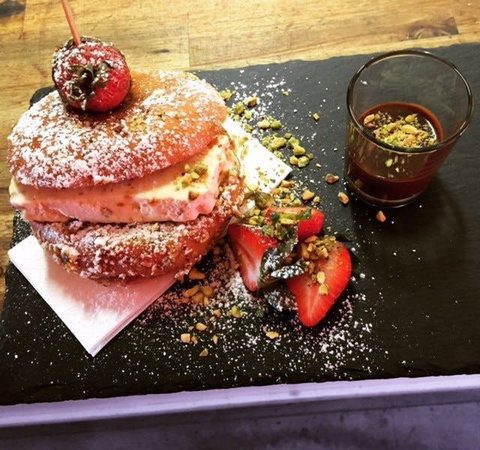 The Social Glutton - Restaurant Guide 0