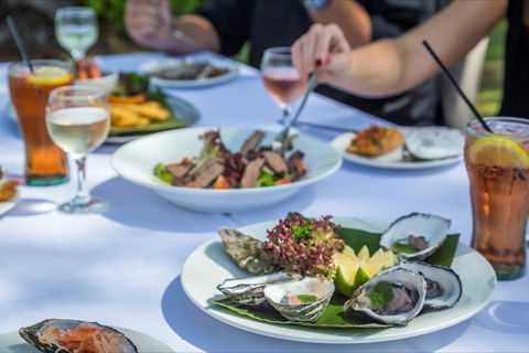 The Darwin Sailing Club Inc - Restaurant Guide 2