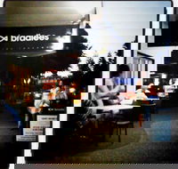 Bradlees on the Beach - Restaurant Guide