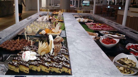 Lagoons Restaurant - Sheraton Mirage Hotel - Restaurant Guide 0