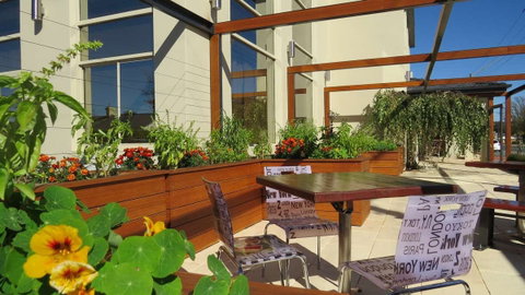Cascades Restaurant And Bar - Restaurant Guide 0