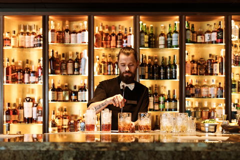 Evolve Spirits Bar - Restaurant Guide 1