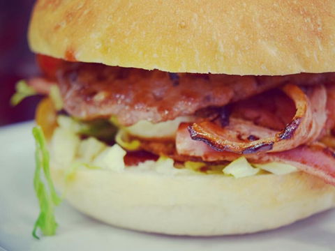 Kermonds Hamburgers - Restaurant Guide 0