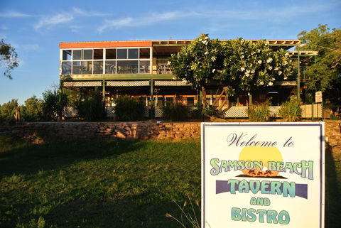 Samson Beach Tavern - Restaurant Guide 0
