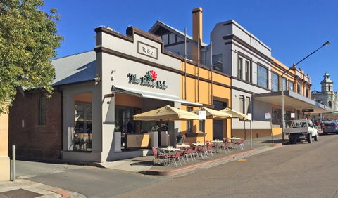 The Roses Cafe - Restaurant Guide 0