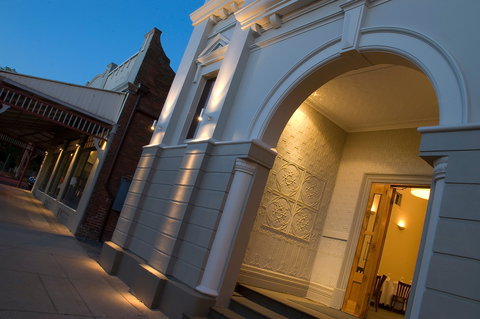 Tonic Restaurant - Restaurant Guide 2