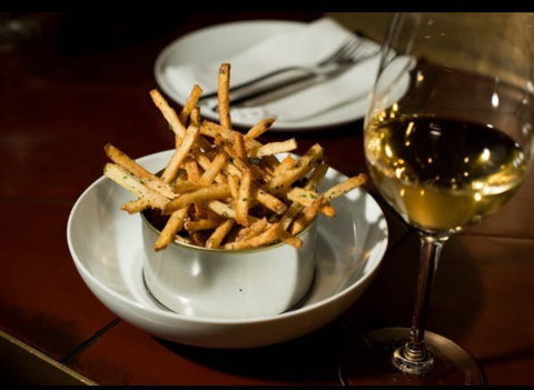 WyNo Bar - Restaurant Guide 0