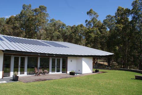 Barton Jones Wines - Restaurant Guide 2