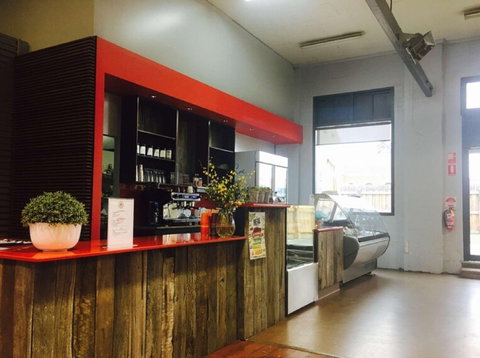 Bug Mugz - Restaurant Guide 0