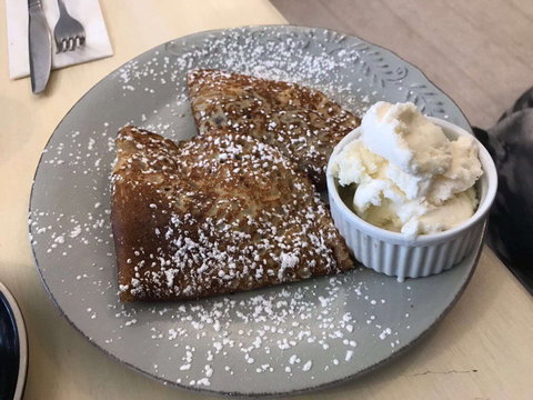 Little Paris Cafe - Restaurant Guide 0