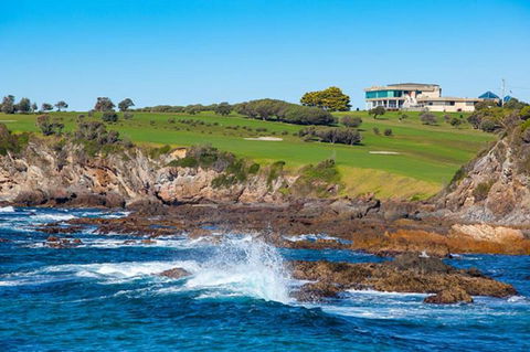 Paul's On The Course - Restaurant Guide 0