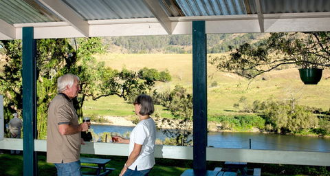 Bellbrook Hotel - Restaurant Guide 0