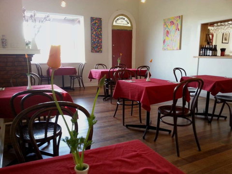 Elphinstone Hotel - Restaurant Guide 0