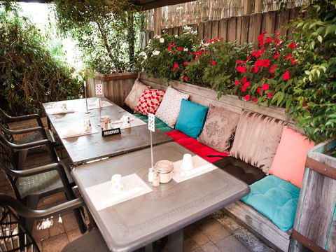 Savannah On Swan - Restaurant Guide 2