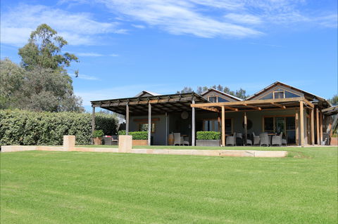 Two Rivers Wines - Restaurant Guide 0