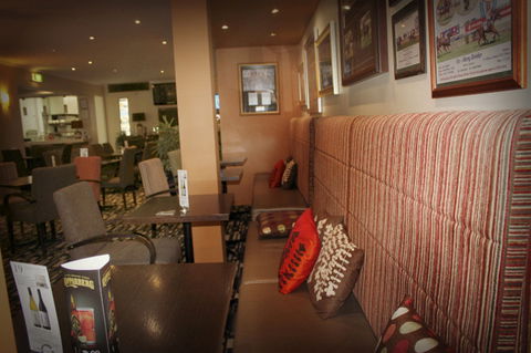 St George Workers Club - Restaurant Guide 1