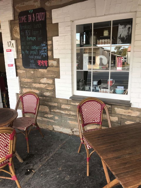 Three Monkeys Fine Foods - Restaurant Guide 0