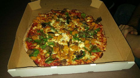 La Bocca Pizza - Restaurant Guide 0