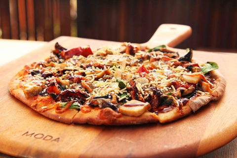Parkwood International Bar And Bistro - Restaurant Guide 0