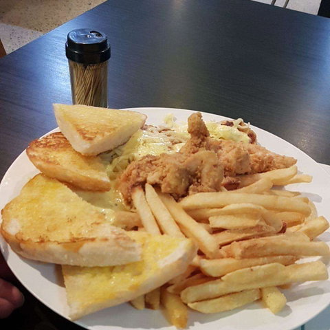 Cafe At Bayliss - Restaurant Guide 0