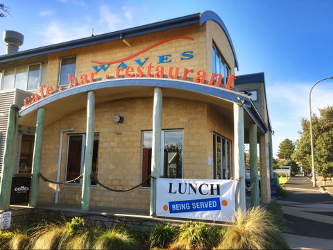 Waves Cafe, Bar And Restaurant - Restaurant Guide 2