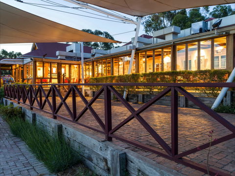 D'arenberg D'Arry's Verandah Restuarant - Restaurant Guide 0