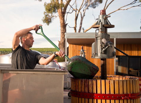 Izway Wines - Restaurant Guide 0