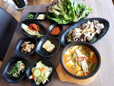 Chef's BBQ - Restaurant Guide 0