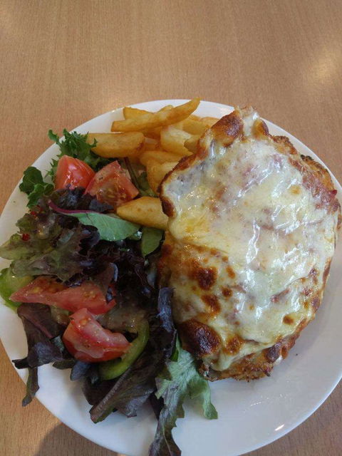 Frank And Connie's Kitchen - Restaurant Guide 0