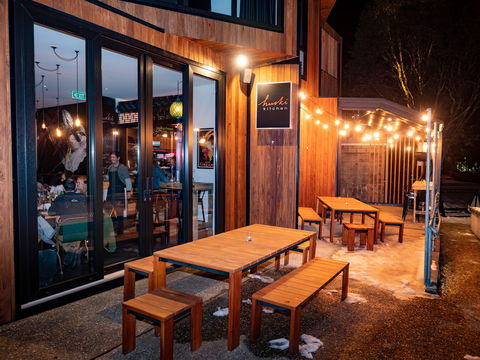 Huski Kitchen - Restaurant Guide 1
