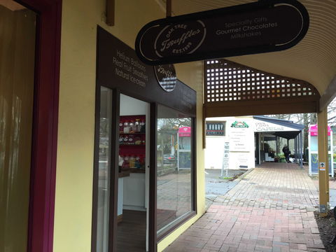 Oaktree Truffles - Restaurant Guide 0