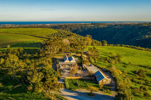 Samuel's Gorge Winery - Restaurant Guide 0