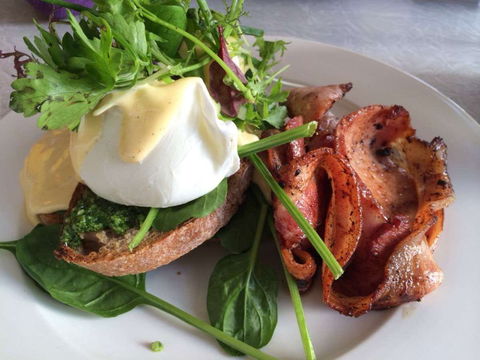 The Golden Fleece - Restaurant Guide 0