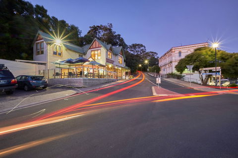 Bushman's - Restaurant Guide 0