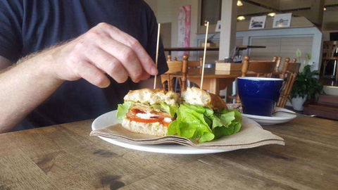 Caseys Cafe - Restaurant Guide 0