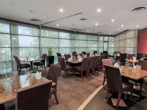 Champs Bar And Dining - Restaurant Guide 2