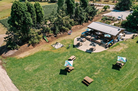 Hillwood Berries Farmgate & Pick Your Own - Restaurant Guide 1