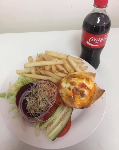Mad Dog's Cafe - Restaurant Guide 0