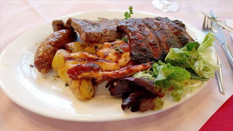 Rosewood Cottage Steakhouse - Restaurant Guide 0