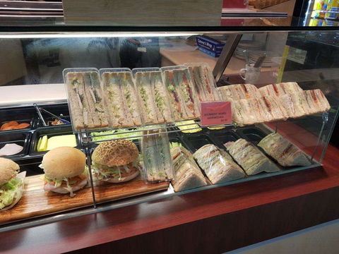 Yoyo's Cafe - Restaurant Guide 0