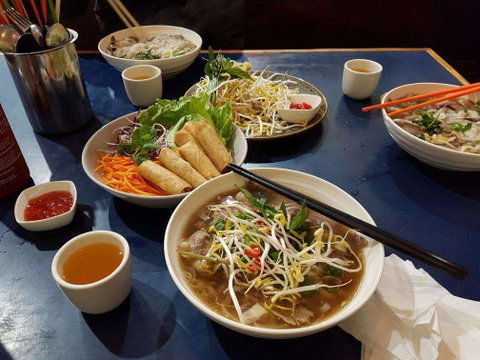 Madame Saigon - Restaurant Guide 0