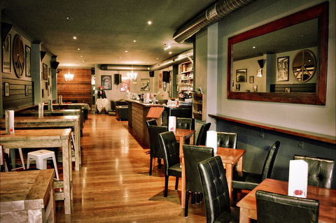 Bottlerocket Bar And Cafe - Restaurant Guide 2