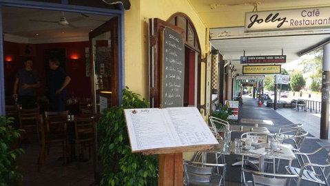 Jolly - Restaurant Guide 0