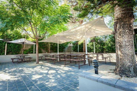 Oatley Hotel - Restaurant Guide 0