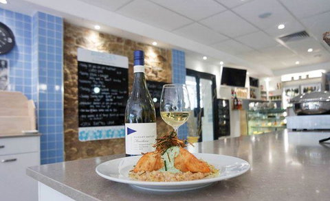 Ripples Licensed Cafe - Restaurant Guide 19