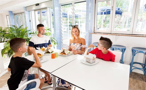 Ripples Licensed Cafe - Restaurant Guide 2