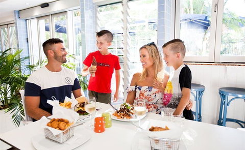 Ripples Licensed Cafe - Restaurant Guide 3